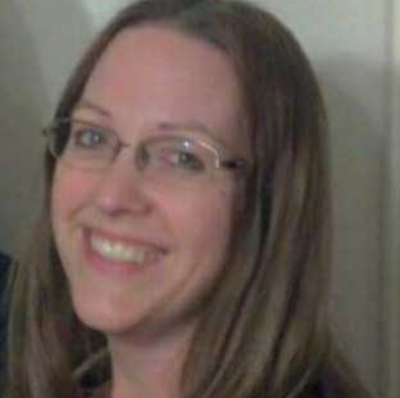 Meet your Posher, Cassandra - Picture 1 of 1